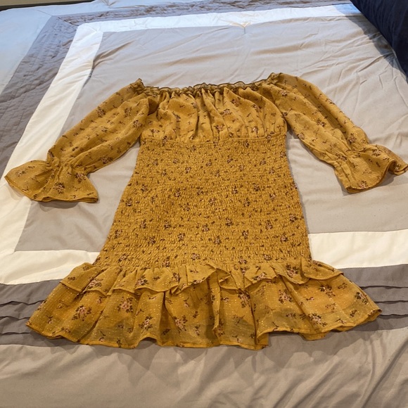 Storia Small Yellow Stylish Pretty Dress. Used once. Excellent Condition. - Picture 4 of 10